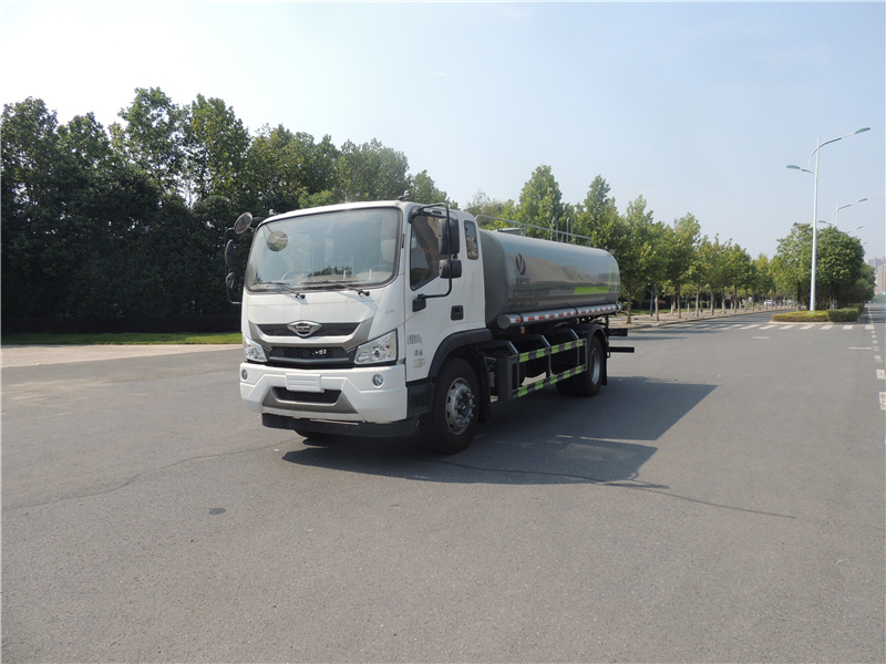 湖北盈通汽車盈蜂環衛灑