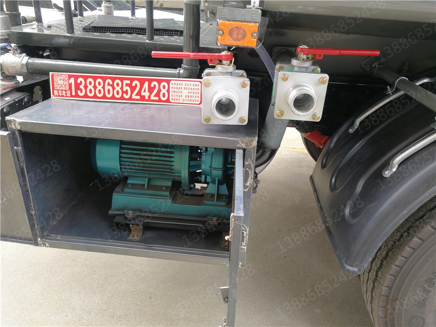 湖北盈通汽車藍牌3噸掃路車