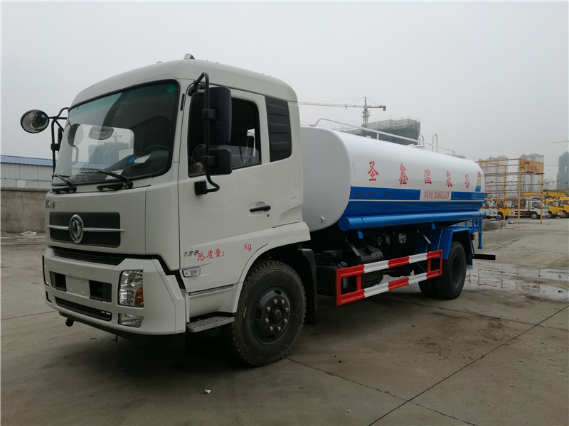 湖北盈通汽車福田國六掃路車